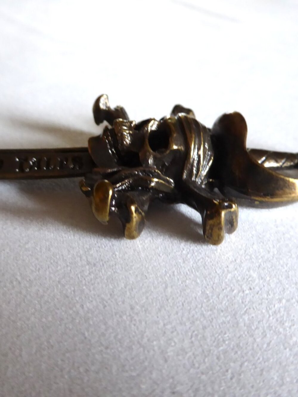 NEW VINTAGE DISNEY MAGIC KEY COLLECTION PIRATES CARIBBEAN METAL SKELETON KEY - Picture 14 of 15